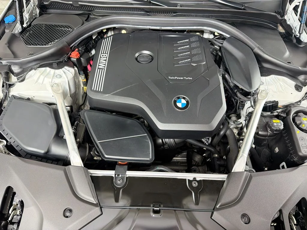 Used 2022 White BMW 530i image 31