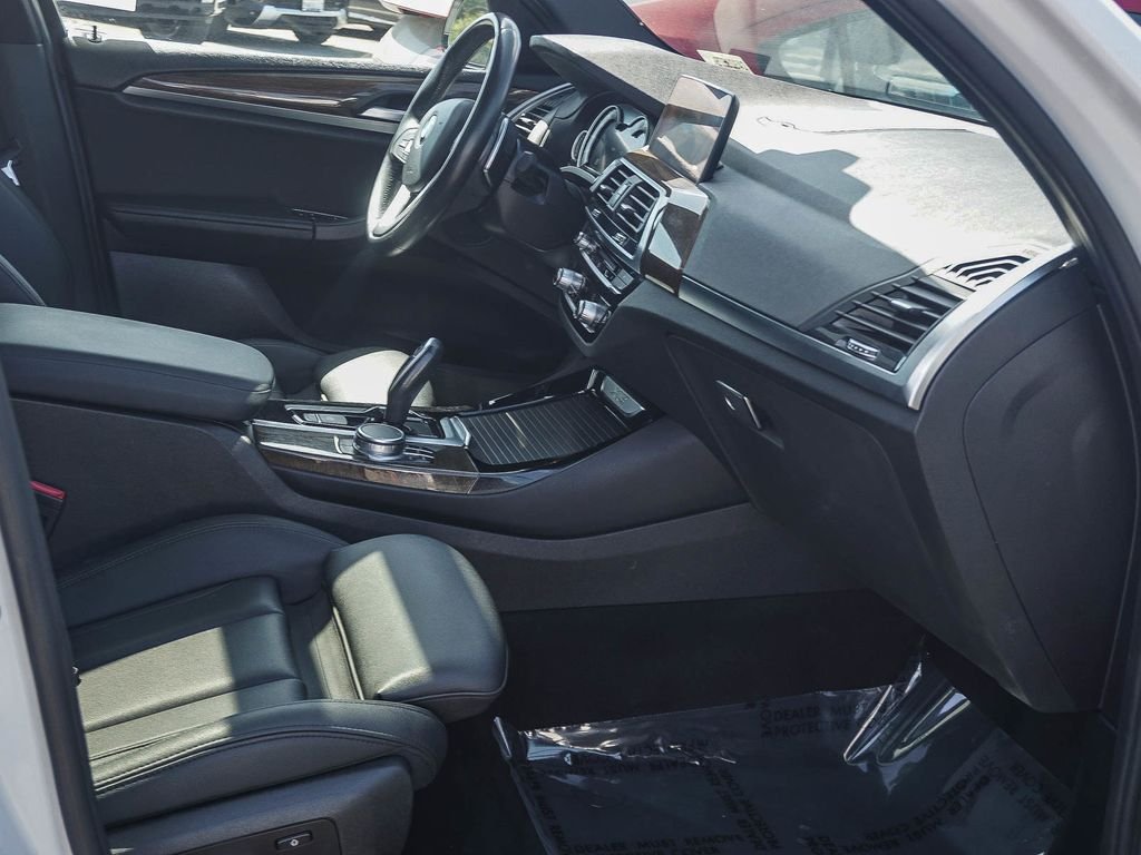 Used 2019 White BMW sDrive30i image 12