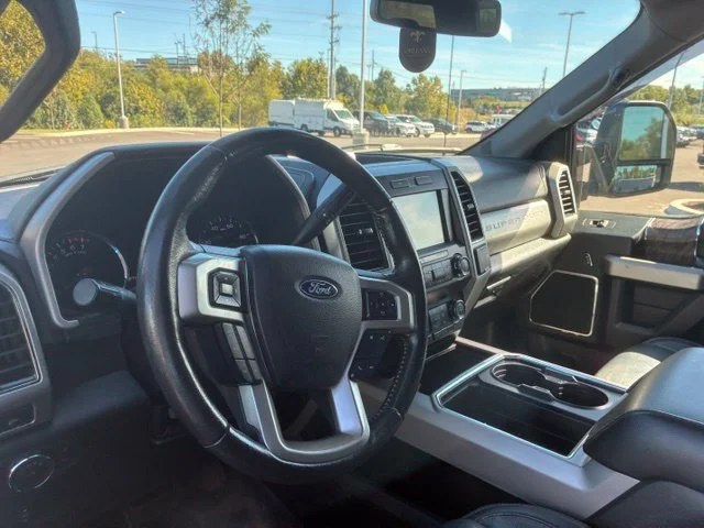 Used 2019  Ford Lariat image 14