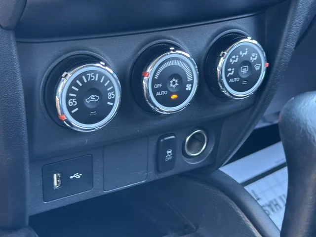Used 2018 Gray Mitsubishi  image 20