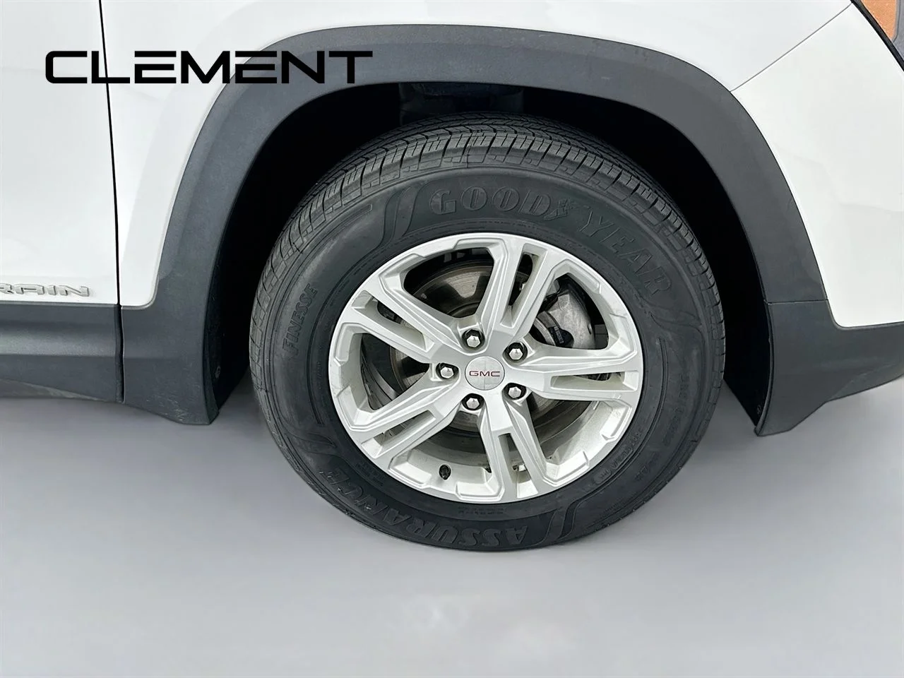 Used 2022 Summit White GMC SLE image 35