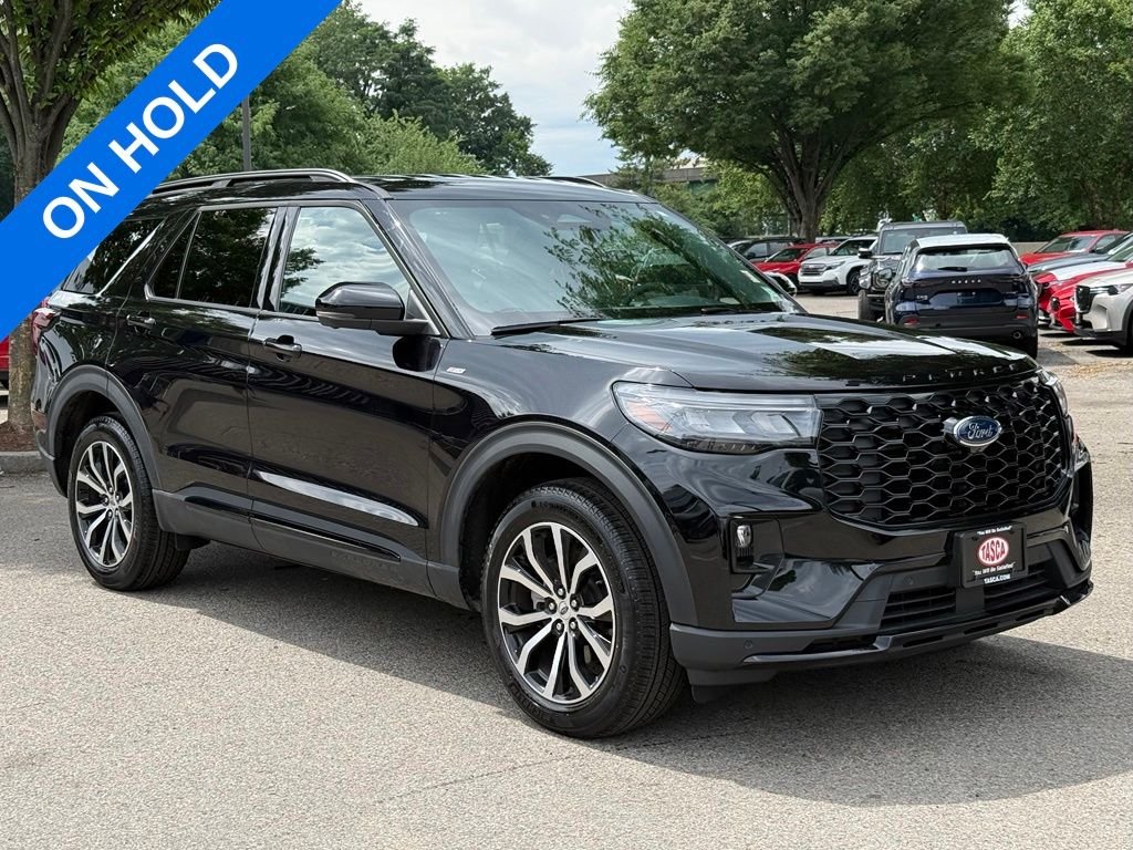 Used 2026 Agate Black Metallic Ford ST-Line image 1