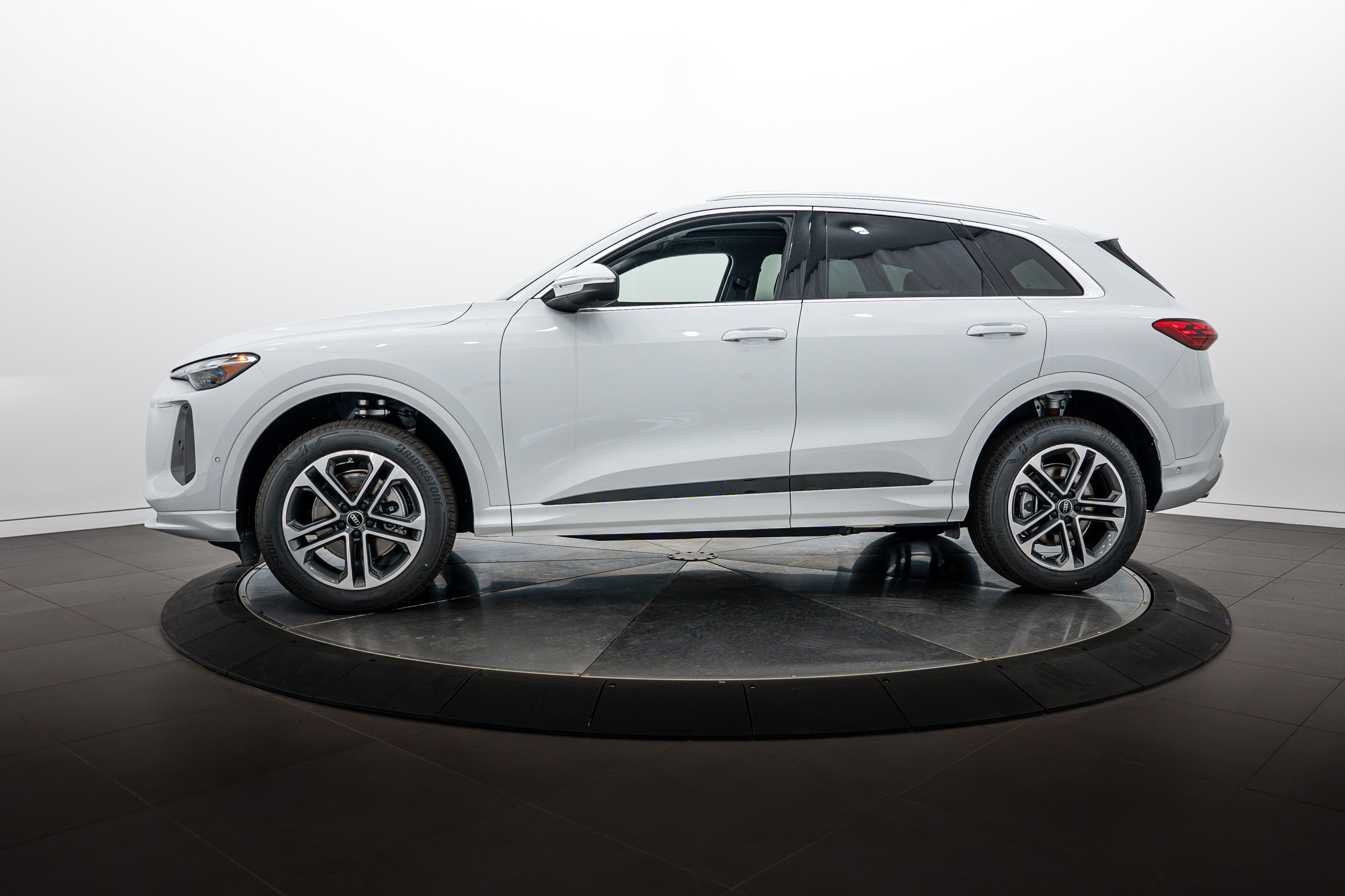 New 2026 Glacier White Audi Premium image 6