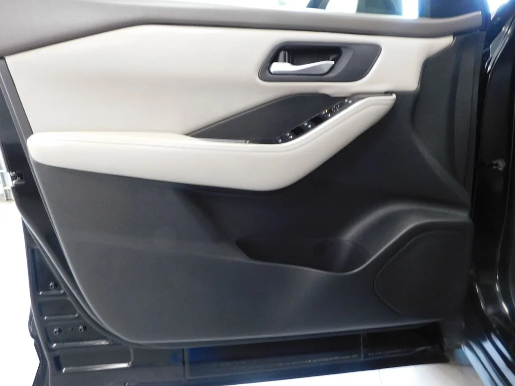 Certified Used 2025 Super Black Nissan SV image 13