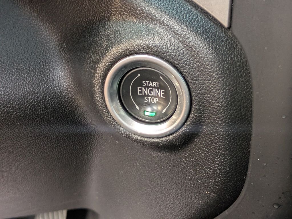 Used 2023 White Chevrolet Custom image 27