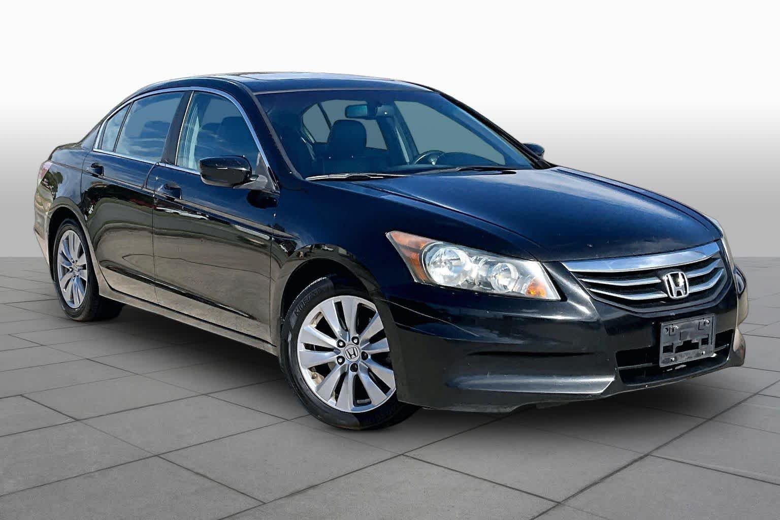 Used 2011 Crystal Black Pearl Honda EX-L image 2