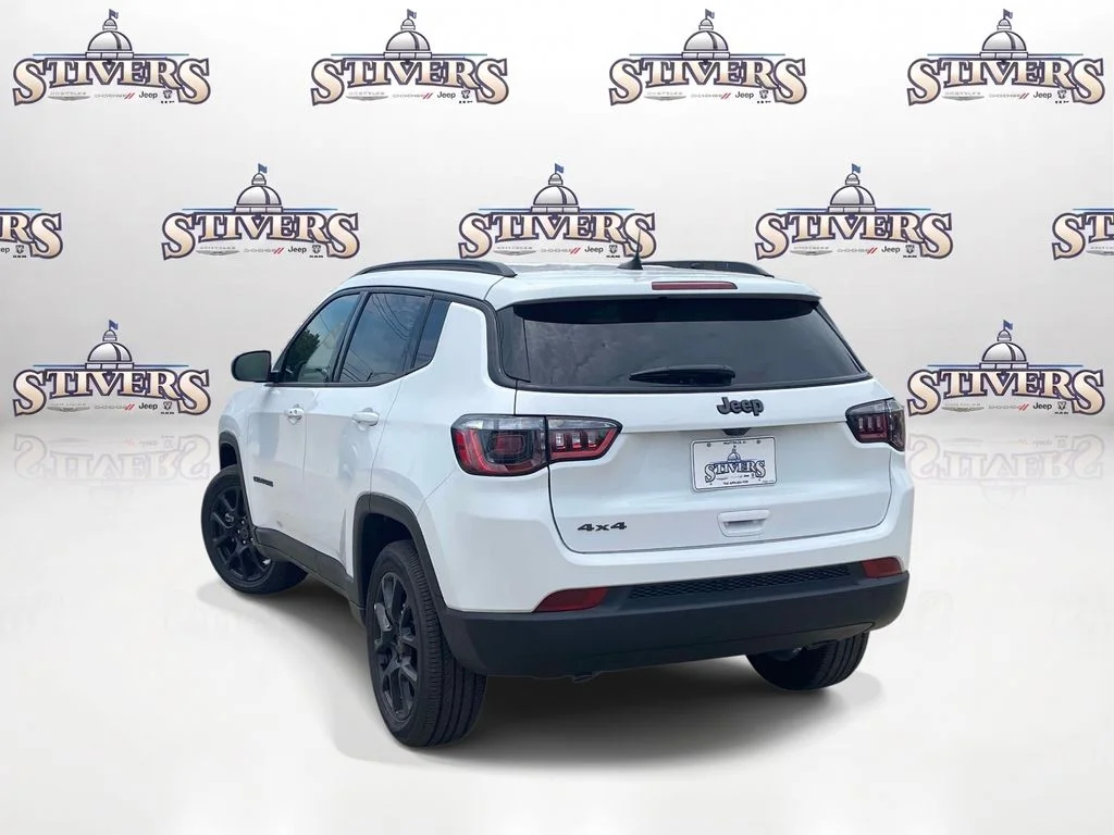 New 2026 Bright White Clear-Coat Exterior Paint Jeep Latitude Altitude image 4