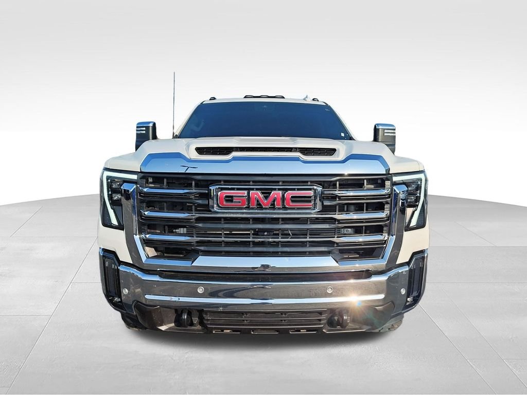 Used 2025 White GMC SLT image 8