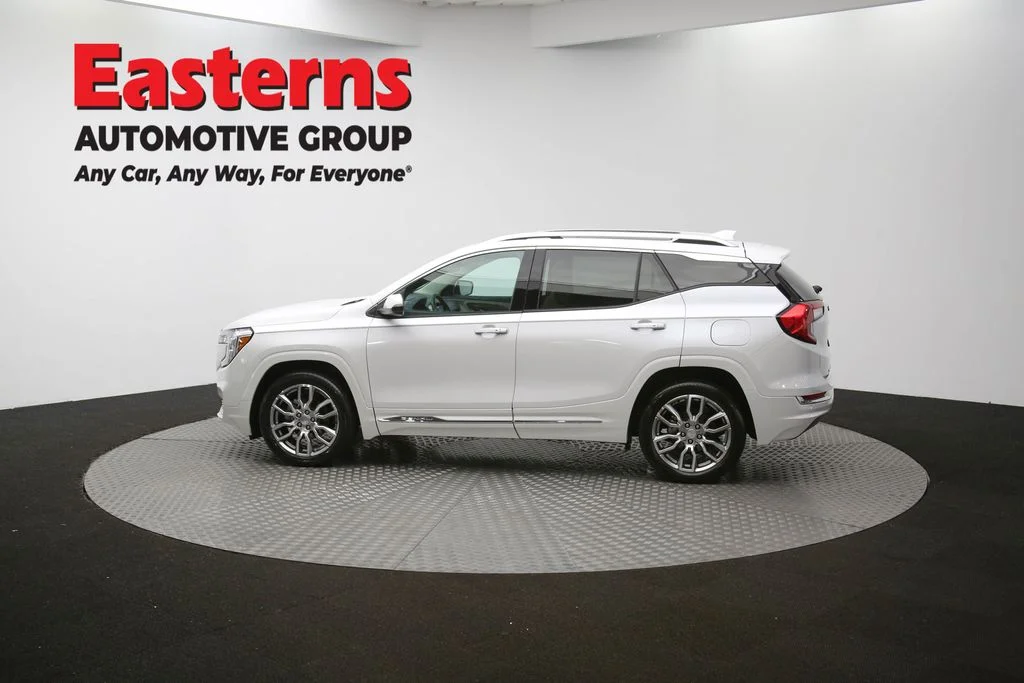 Used 2023 White GMC Denali image 61