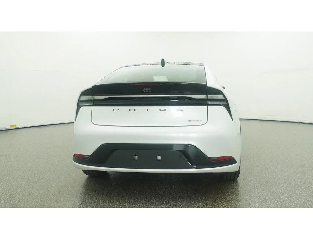 New 2026 Wind Chill Pearl Toyota XSE image 23