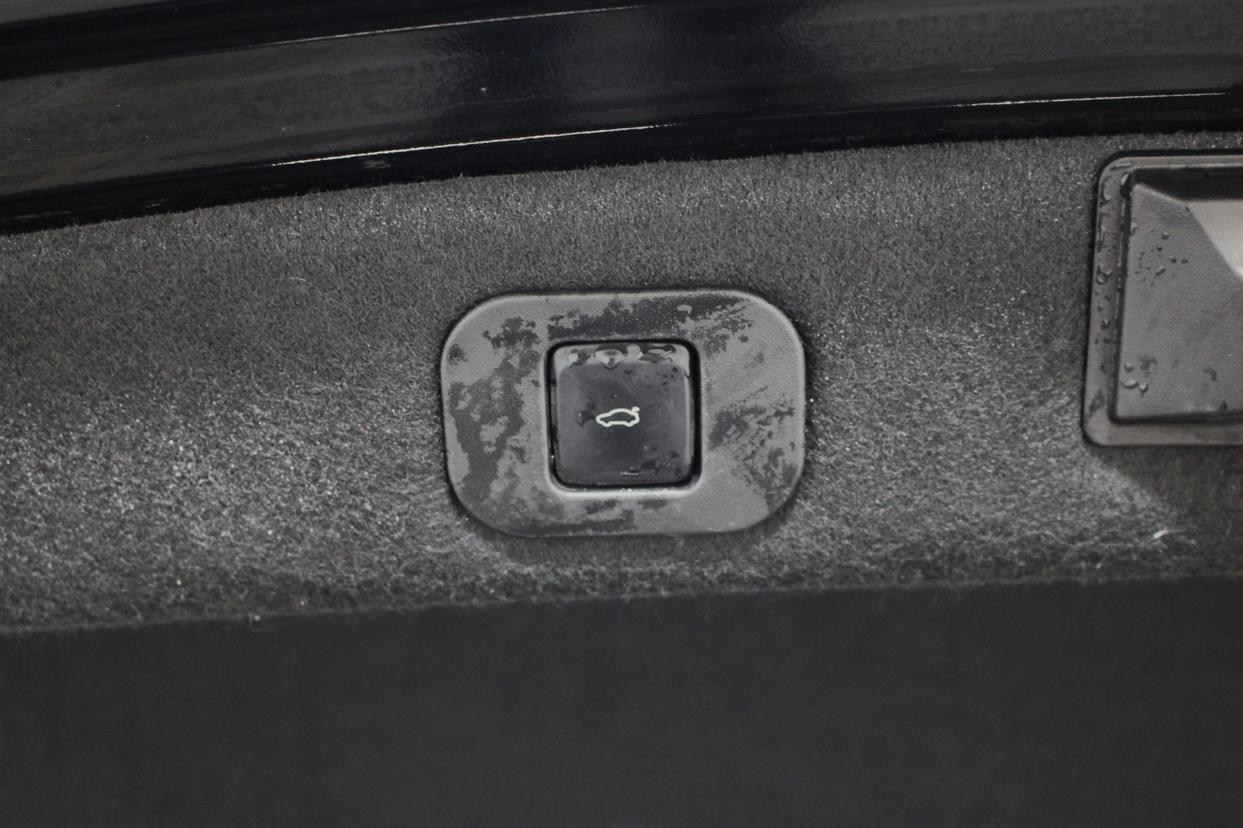 2018 Lincoln Continental Reserve - Photo 23