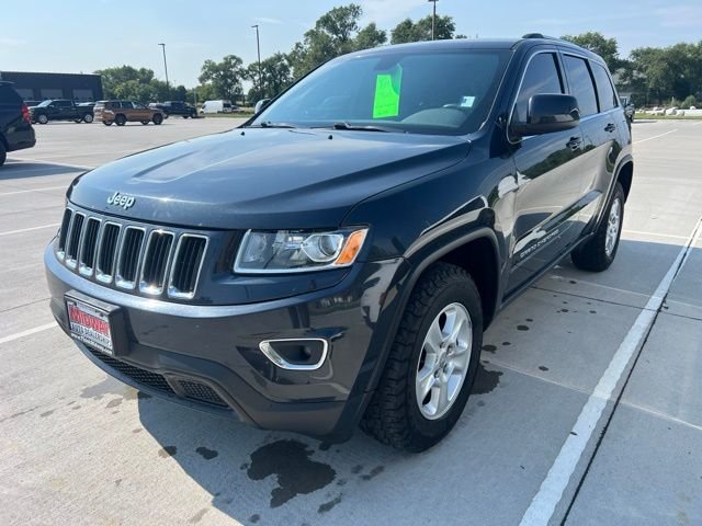 Used 2015 Gray Jeep Laredo image 1