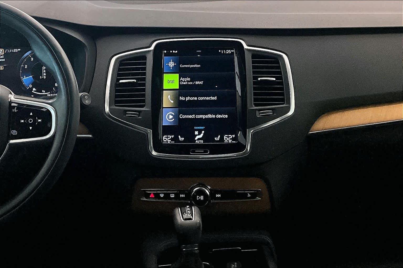 Pre-Owned 2022 Volvo XC90 Momentum