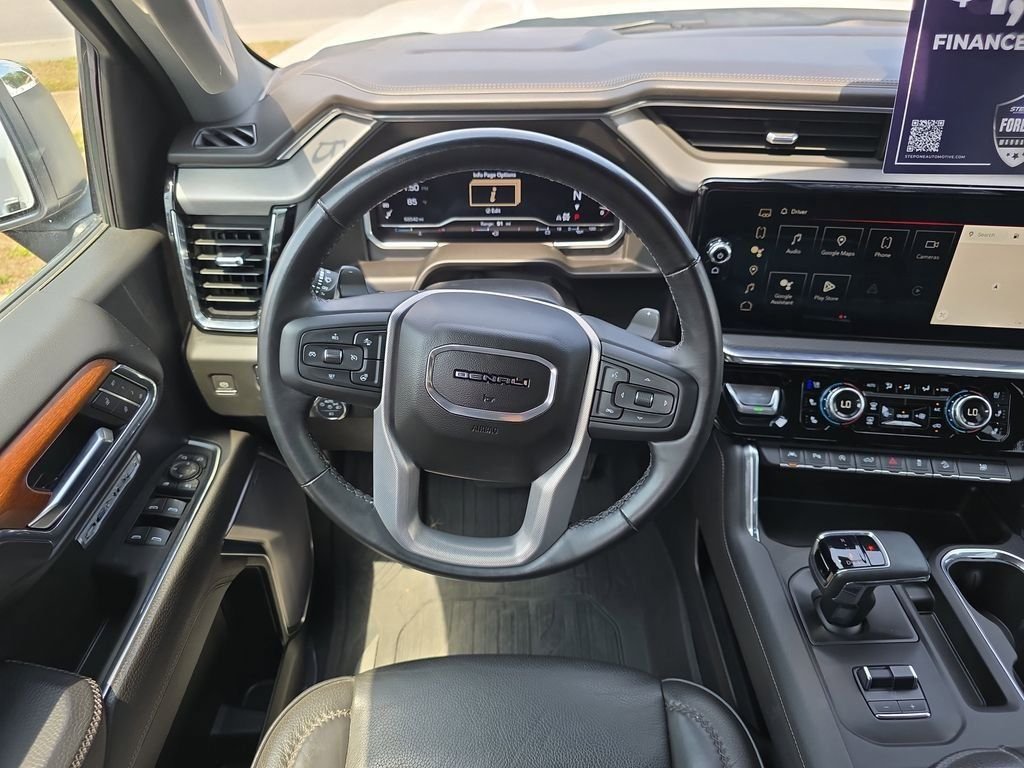 Used 2023 White GMC Denali image 15