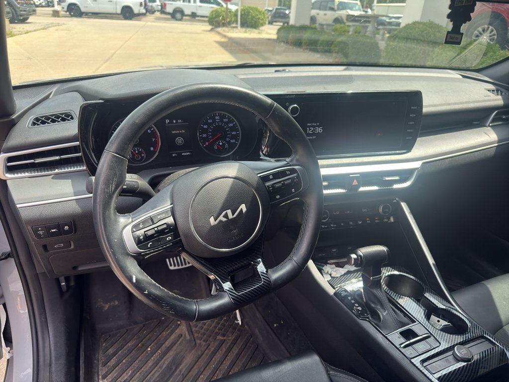 Used 2023 Wolf Gray Kia GT-Line image 10