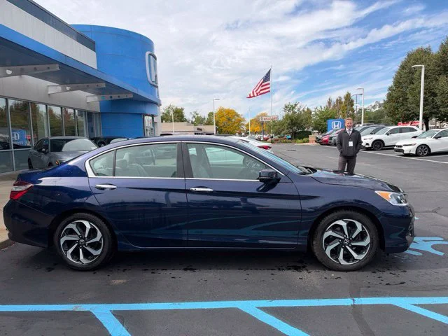Used 2016 Obsidian Blue Pearl Honda EX image 4