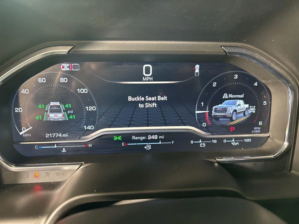 Used 2025 Summit White GMC AT4 image 20