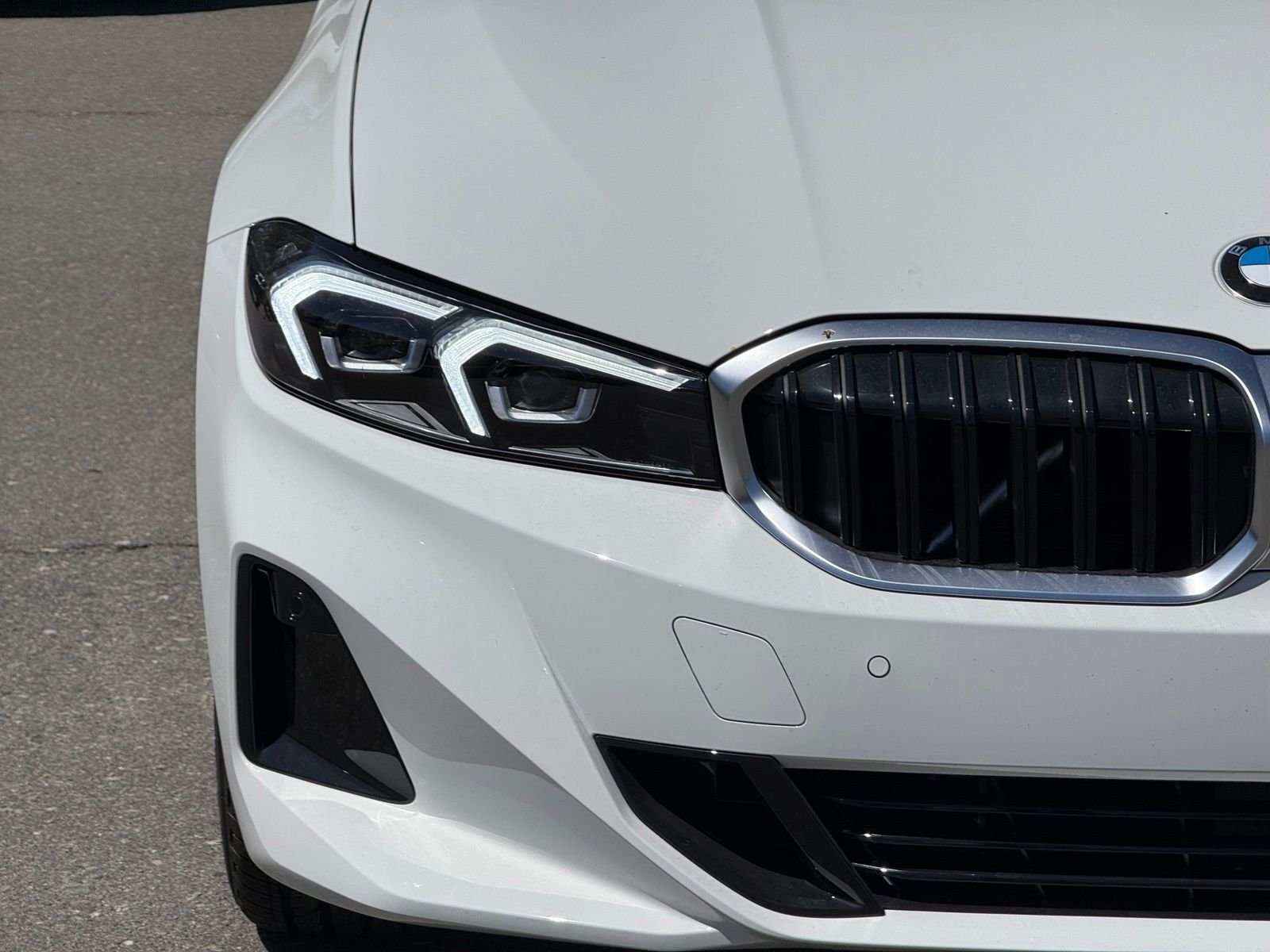 New 2026 Alpine White BMW 330i xDrive image 13