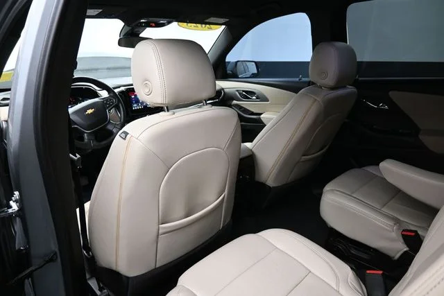 Used 2023 Gray Chevrolet LT image 17