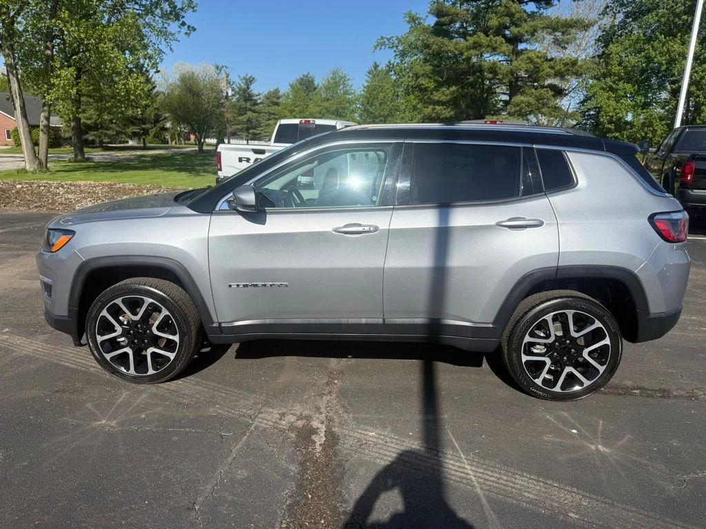 Used 2018 Silver Jeep Limited image 5