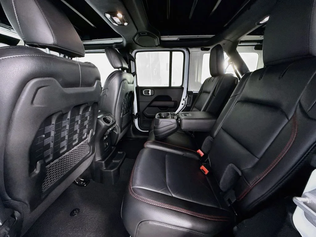 Used 2021 White Jeep Unlimited Rubicon image 25