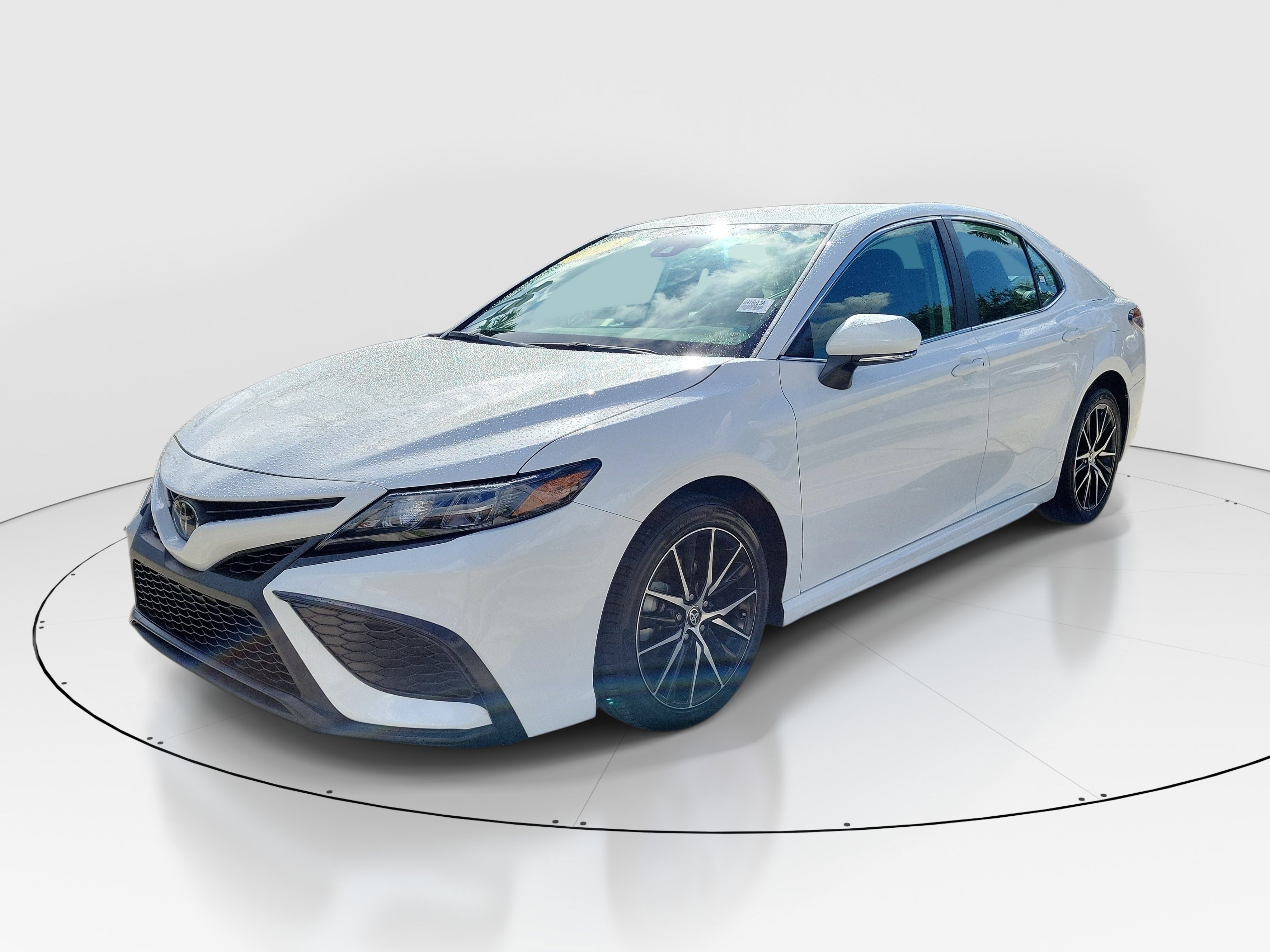 Certified Used 2024 Ice Toyota SE image 3
