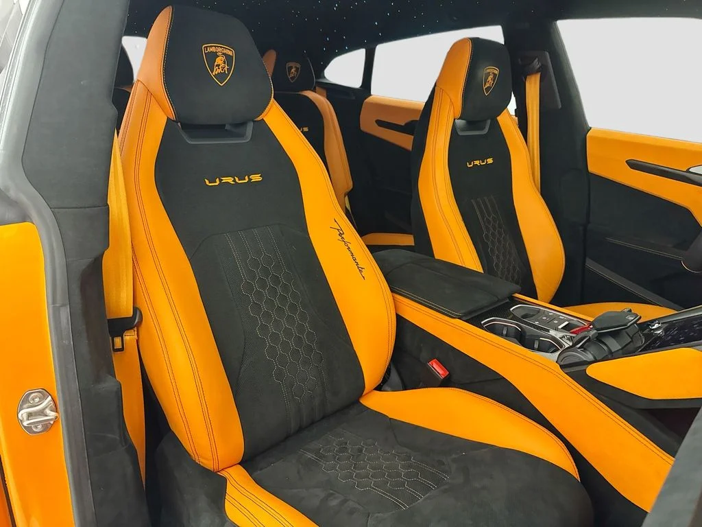 Used 2023  Lamborghini Performante image 31