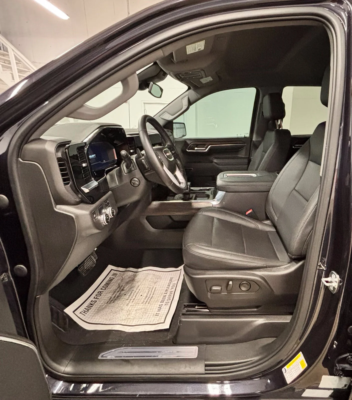 Used 2022 Silver GMC SLT image 22
