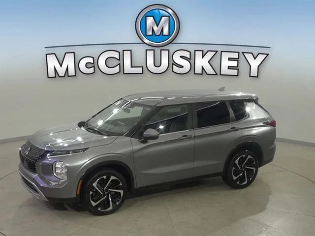2024 Mitsubishi Outlander SE 2WD's photo