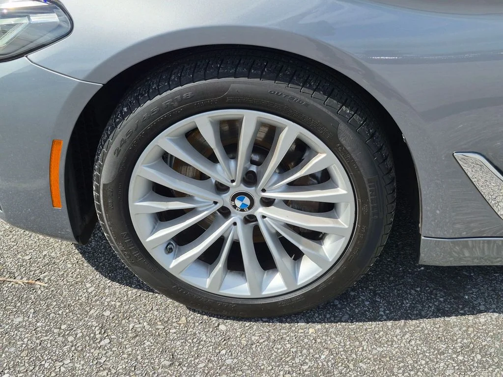Used 2023 Gray BMW 530i image 9