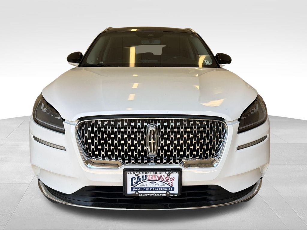 Used 2022 White Lincoln Standard image 3