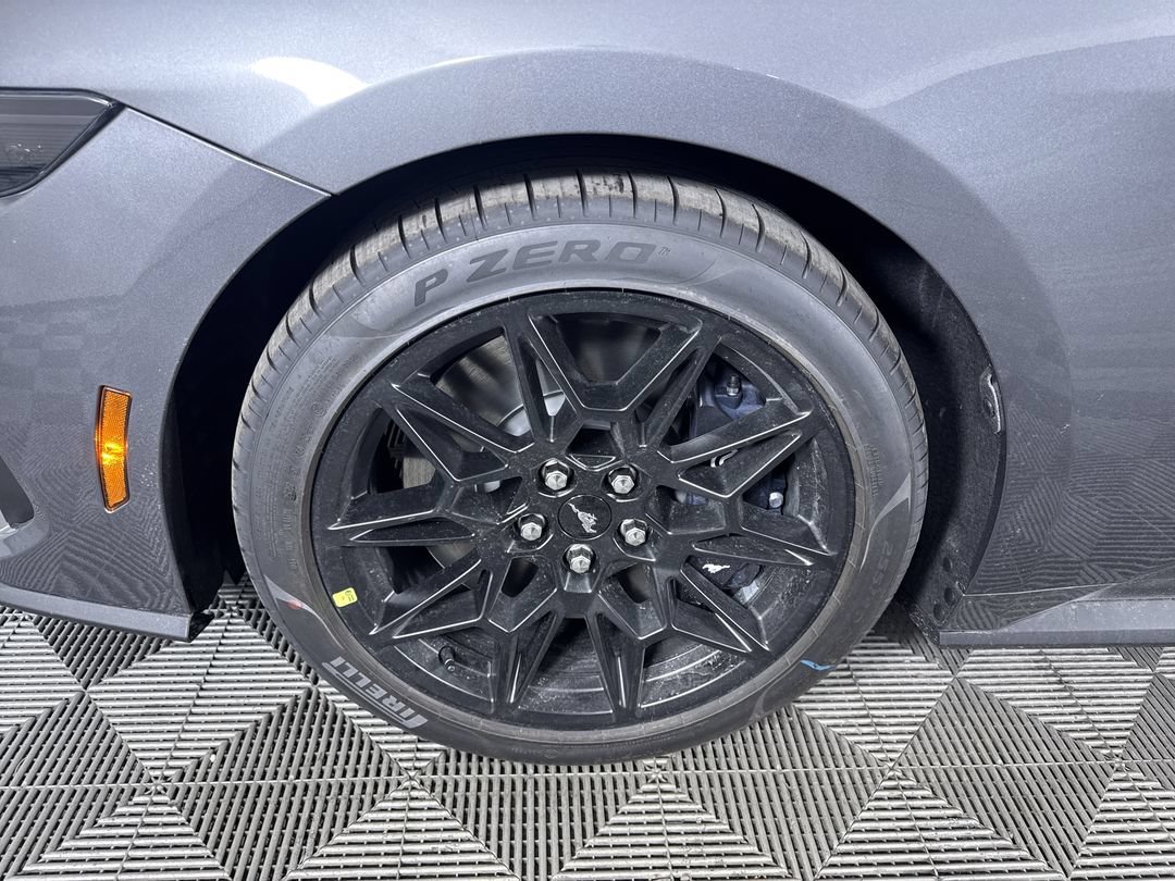 New 2026 Carbonized Gray Metallic Ford GT Premium image 27