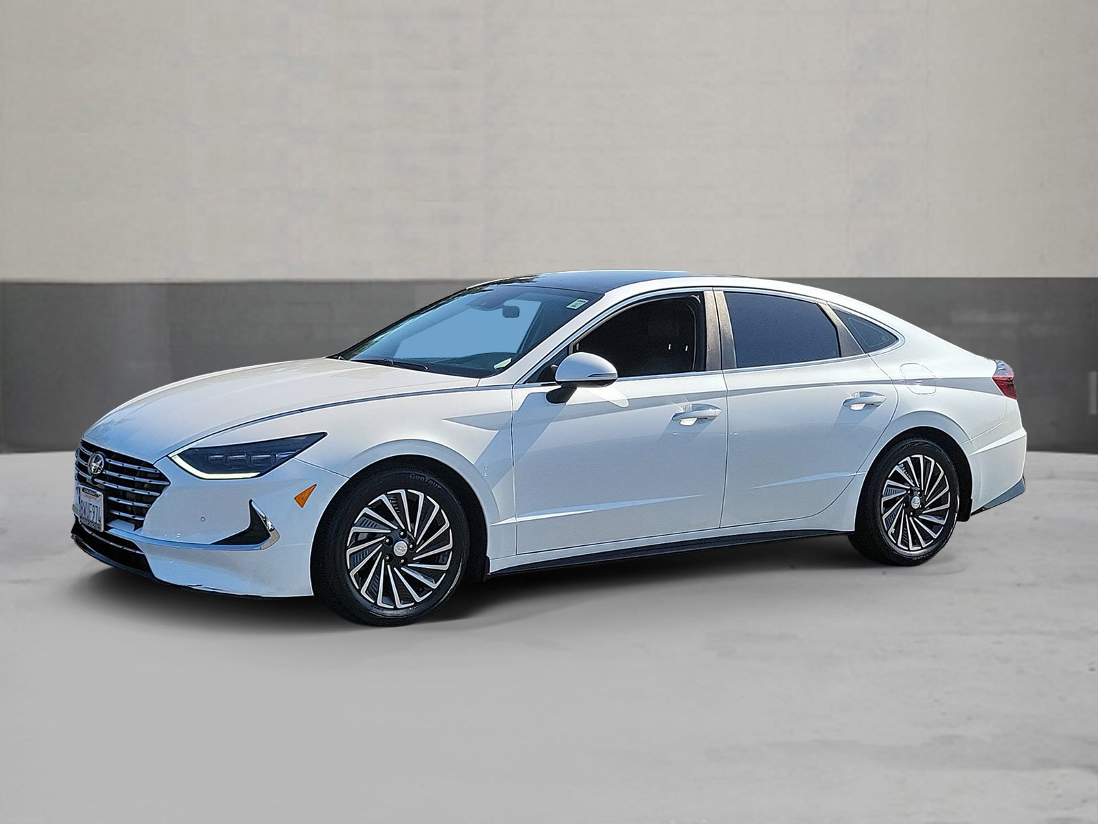 Used 2021 Hyper White Hyundai Limited image 1