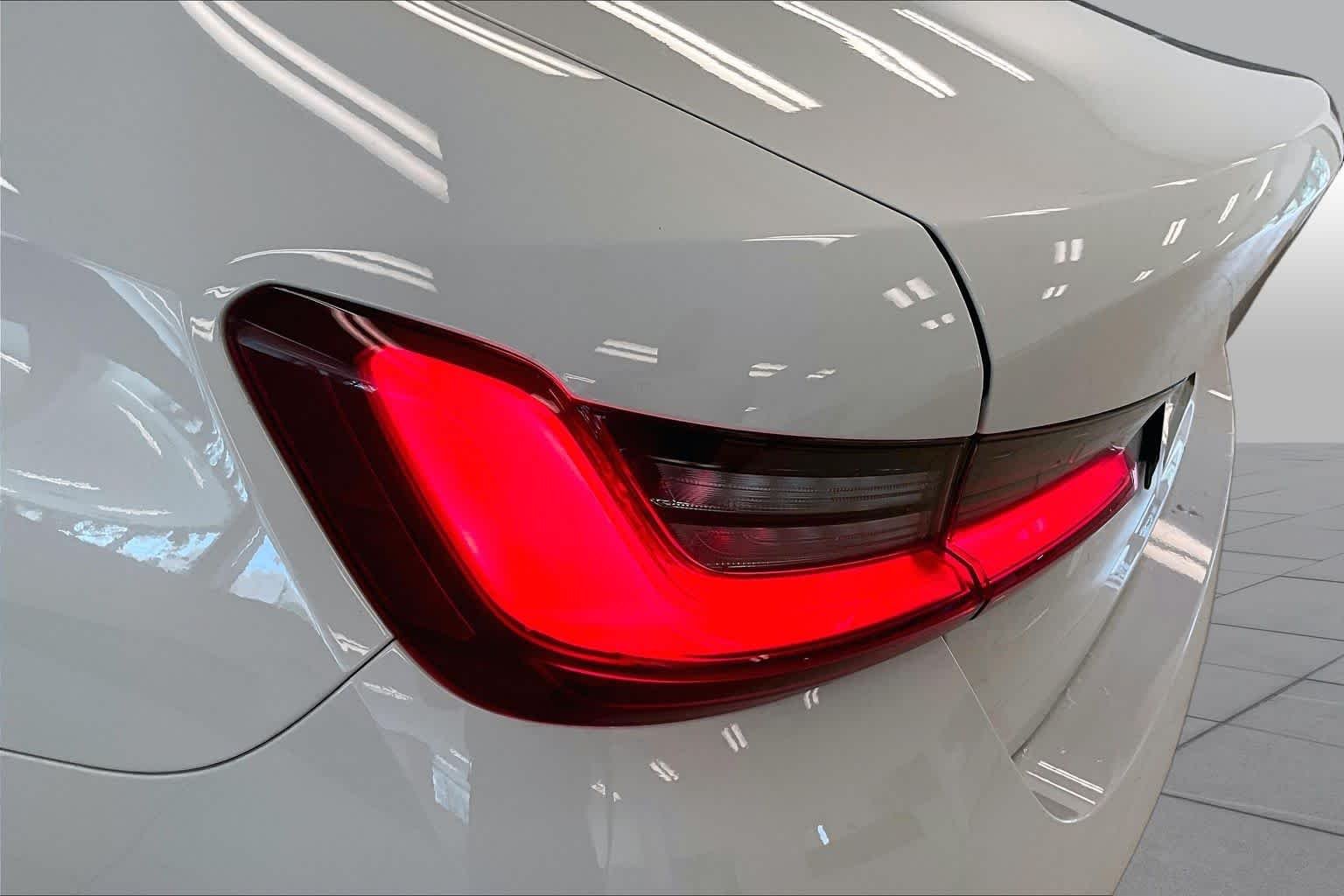 Used 2023 Alpine White BMW 330i image 26