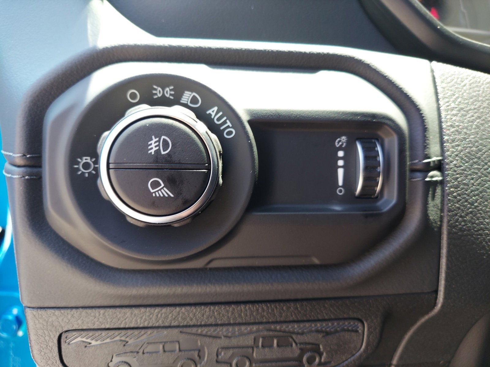 New 2026 Hydro Blue Pearlcoat Jeep Texas Trail image 27