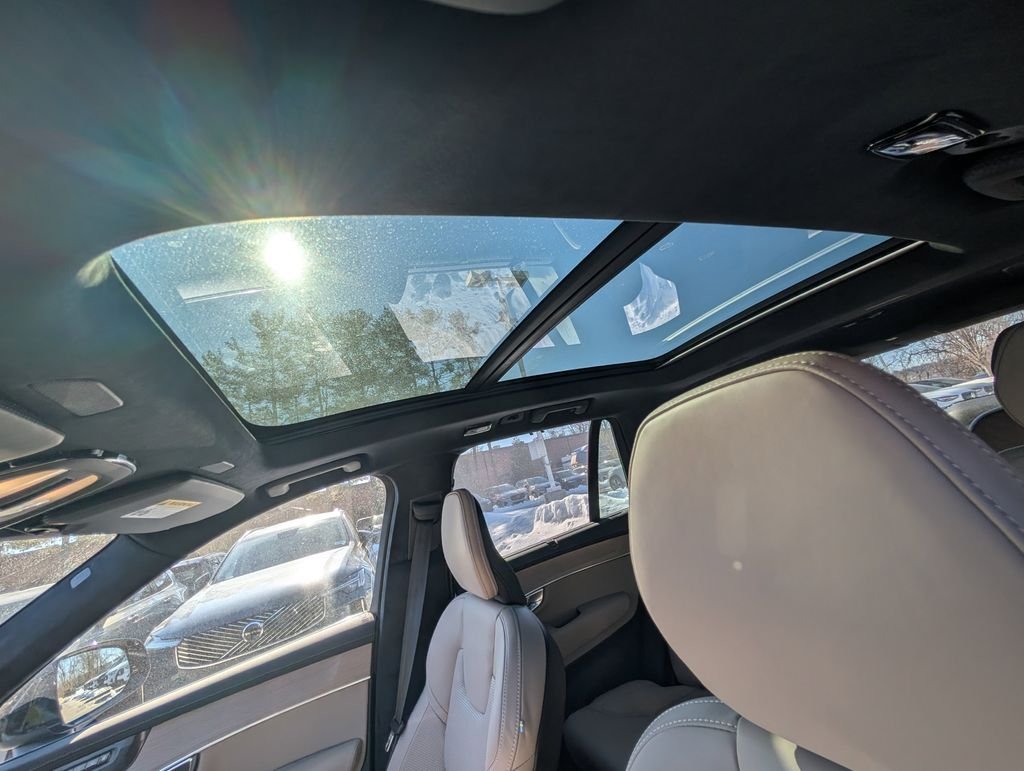 New 2026 Black Volvo T8 Ultra image 15