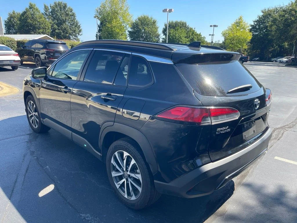 Used 2025 Black Toyota XLE image 4