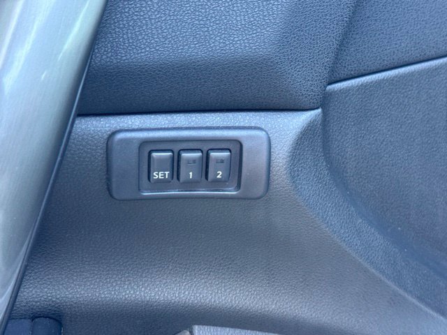 Used 2014 Silver Nissan 3.5 SV image 17
