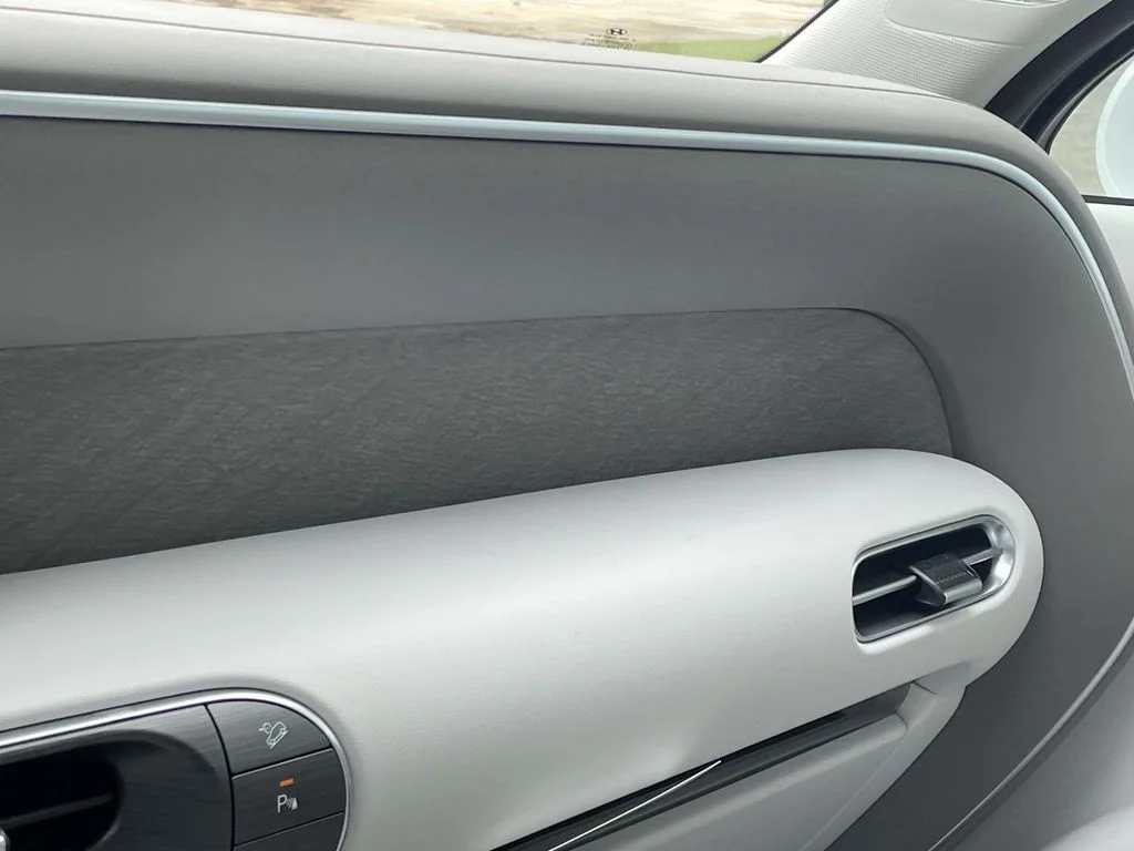 New 2026 White Hyundai SEL Premium image 32