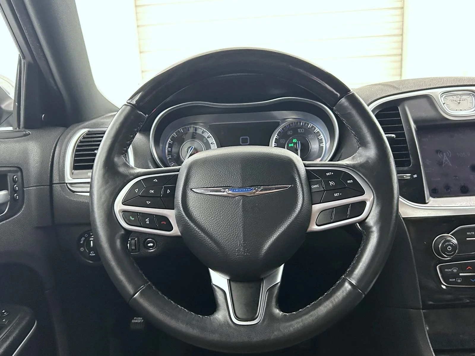 Used 2020 White Chrysler Limited image 11