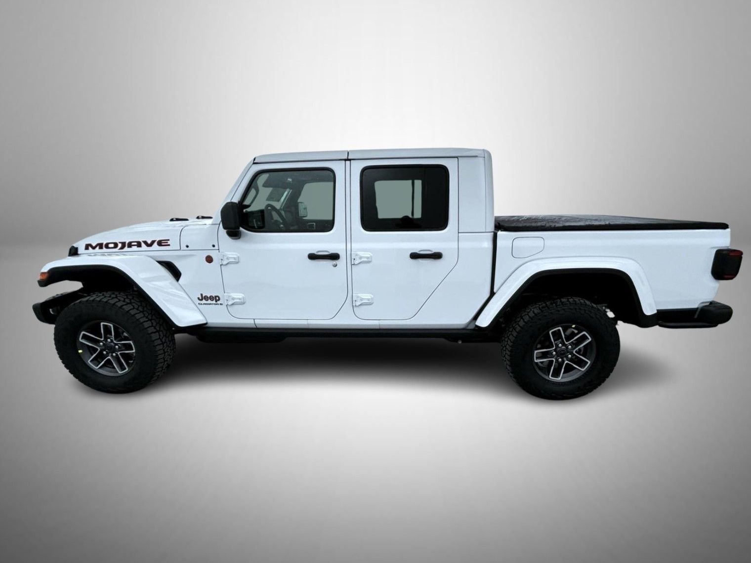 New 2026 Bright White Clear-Coat Exterior Paint Jeep Mojave X image 8