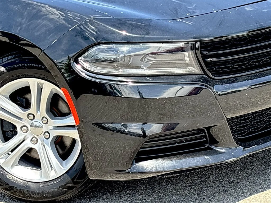 Used 2022 Black Dodge SXT image 7