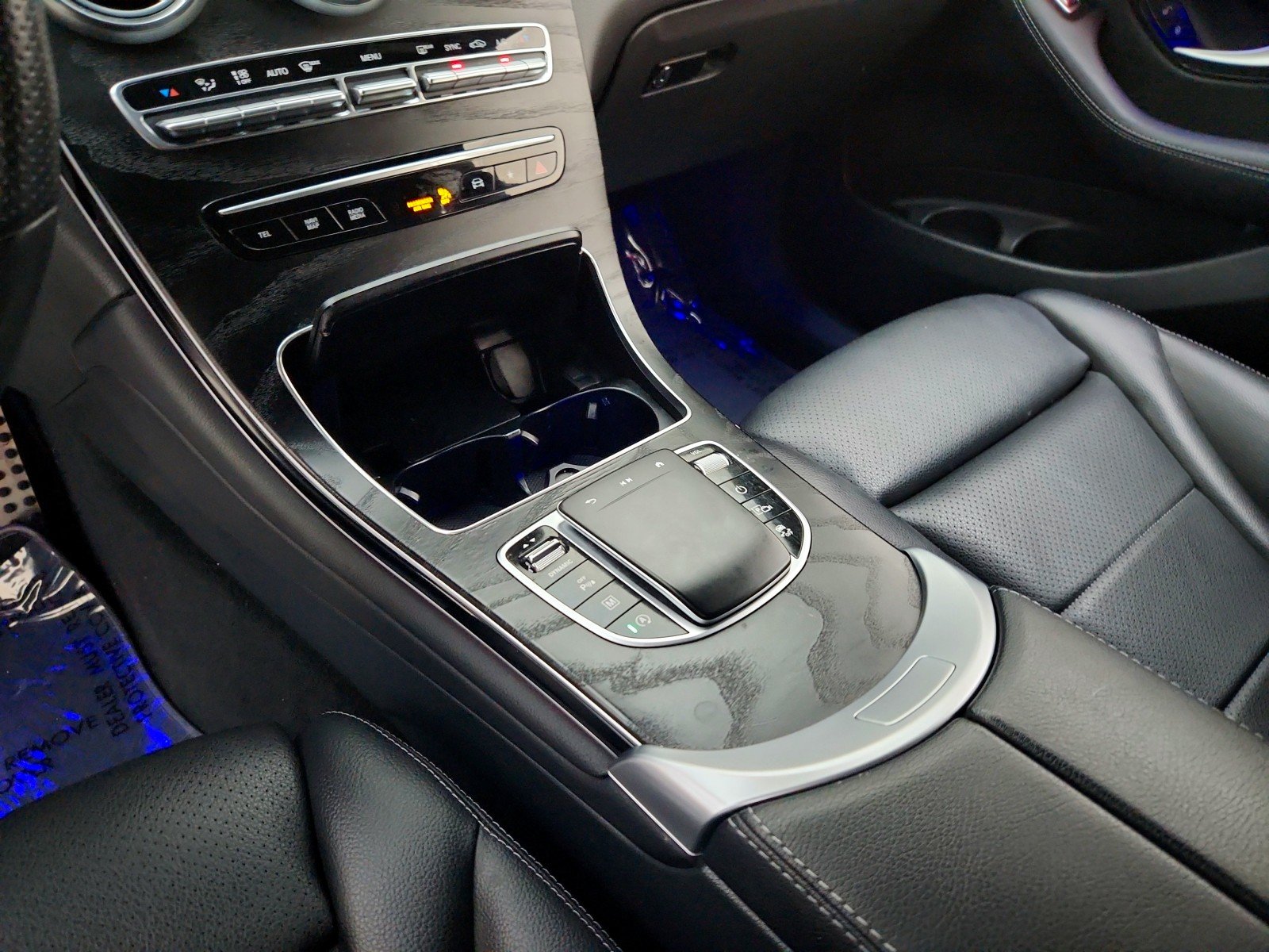 Certified Used 2022 Graphite Grey Metallic Mercedes-Benz GLC 300 image 20
