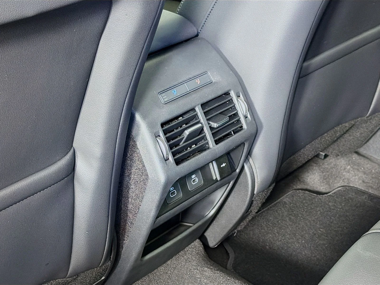 New 2026 Carpathian Gray Land Rover Landmark image 29