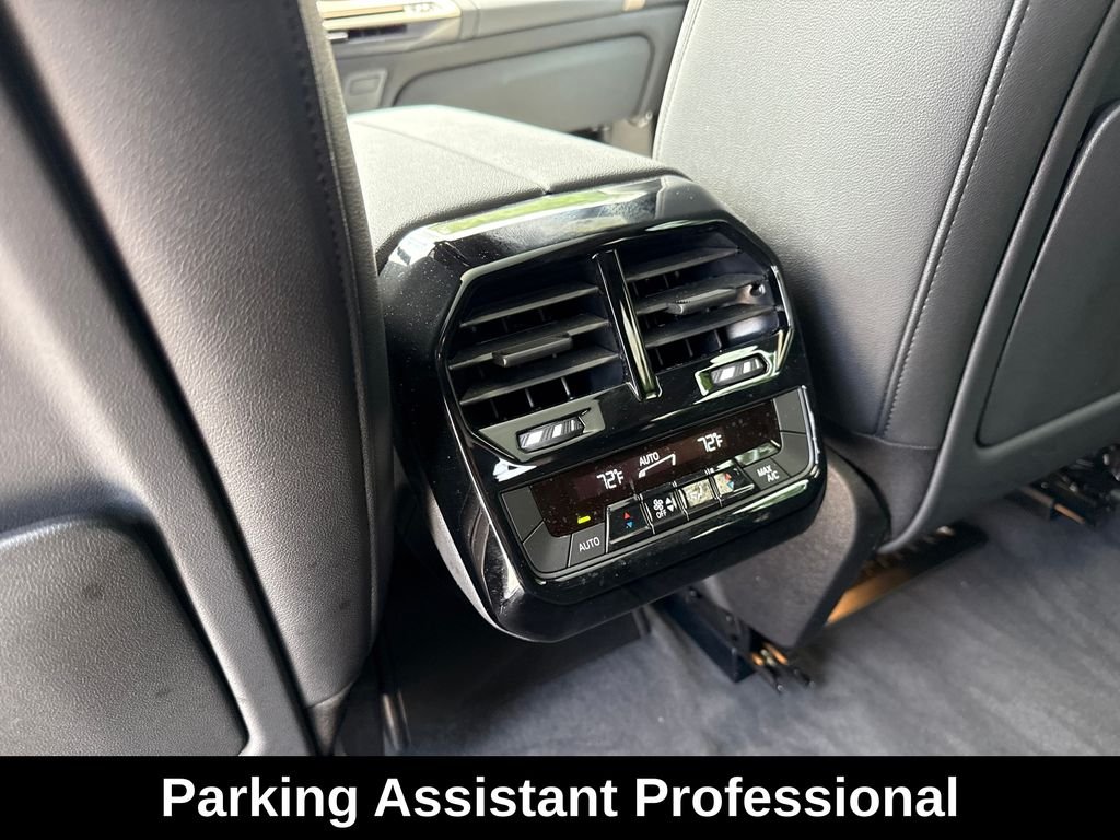 Used 2025 Gray BMW xDrive50 image 25