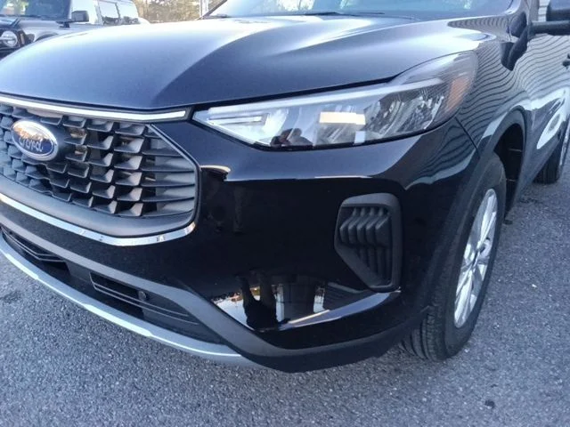 New 2026 Agate Black Metallic Ford Active® image 9