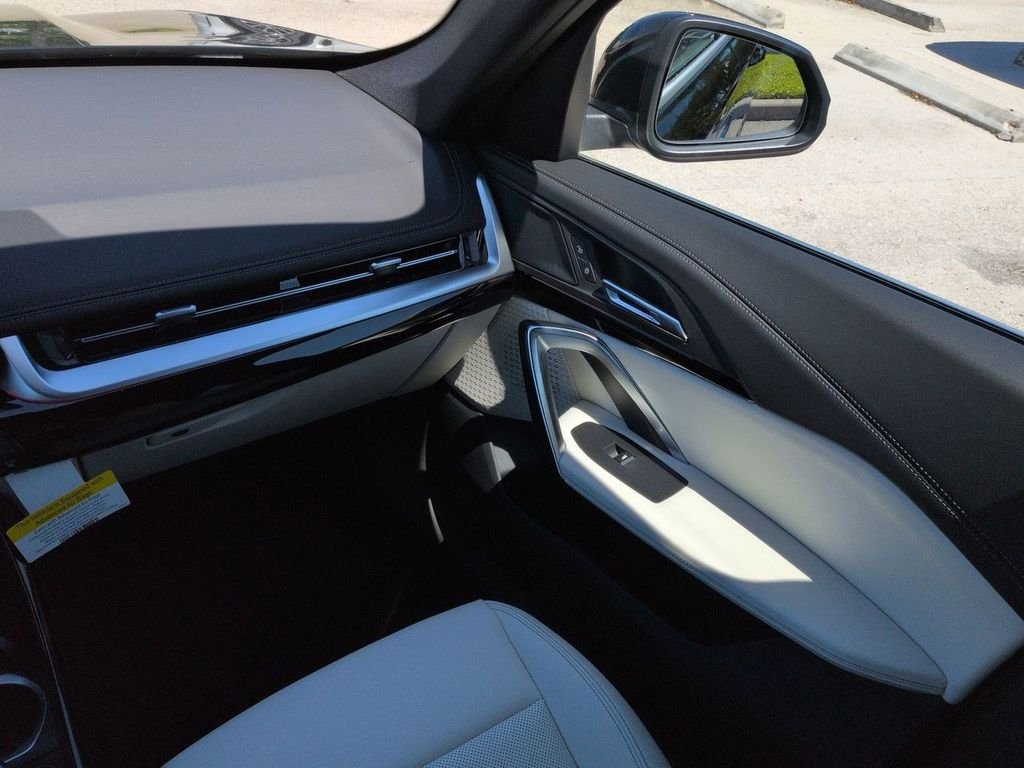 New 2026 Jet Black BMW xDrive28i image 17