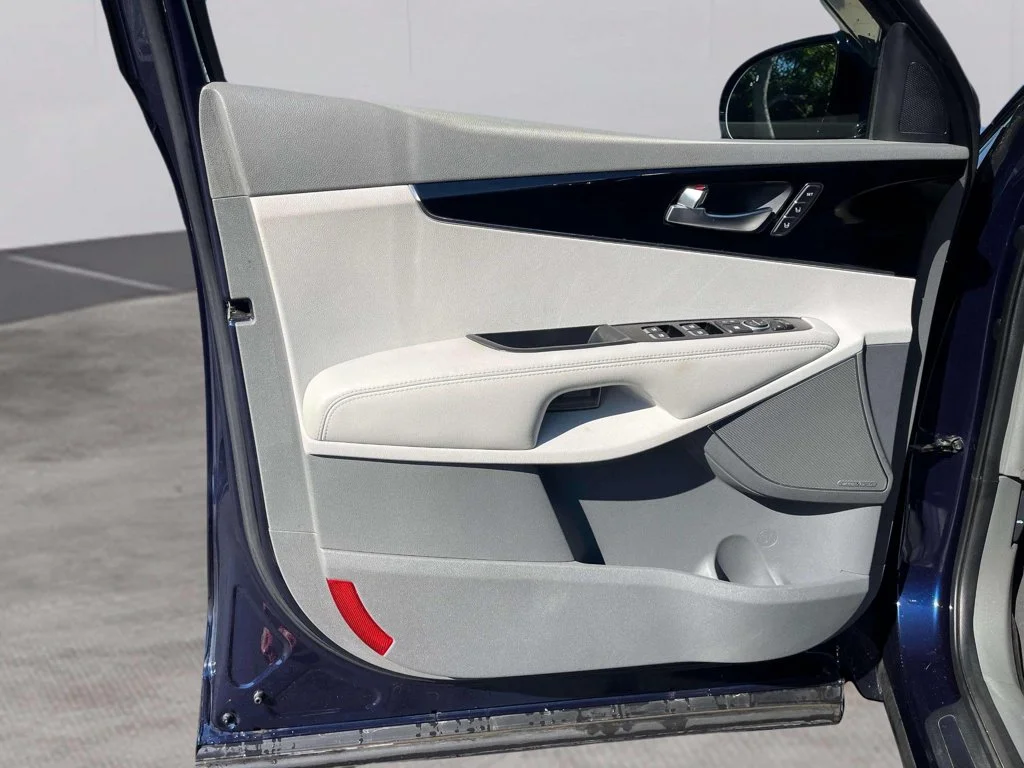 Certified Used 2020 Imperial Blue Kia SX image 22
