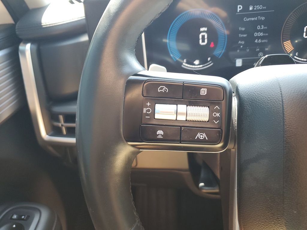 Used 2024 White Hyundai SEL image 19