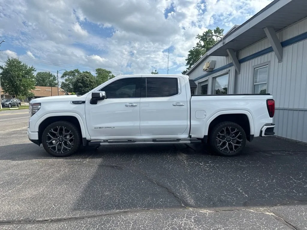 Used 2024 Summit White GMC Denali image 4